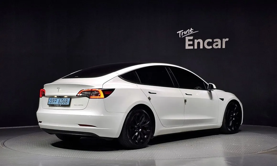 Tesla Model 3 — фото 5
