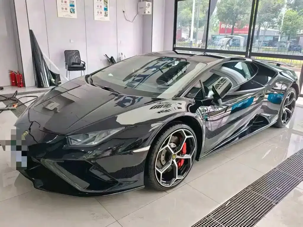 Lamborghini Huracan — фото 1