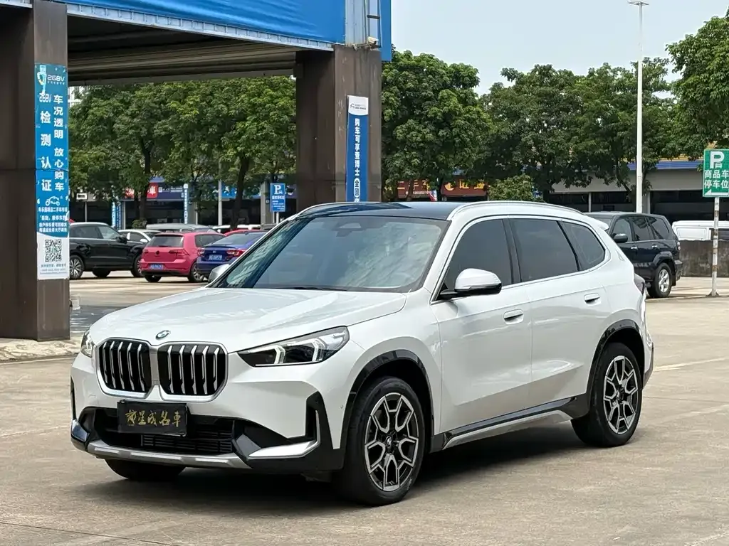 BMW X1 — фото 1