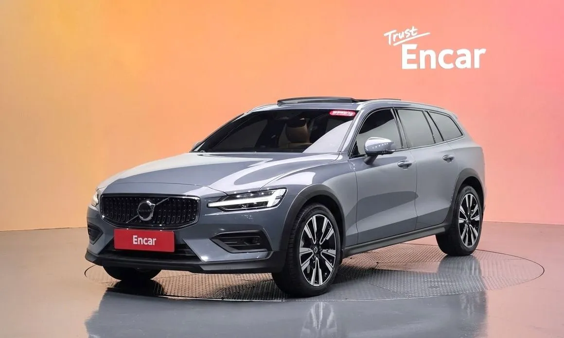 Volvo V60 — фото 1
