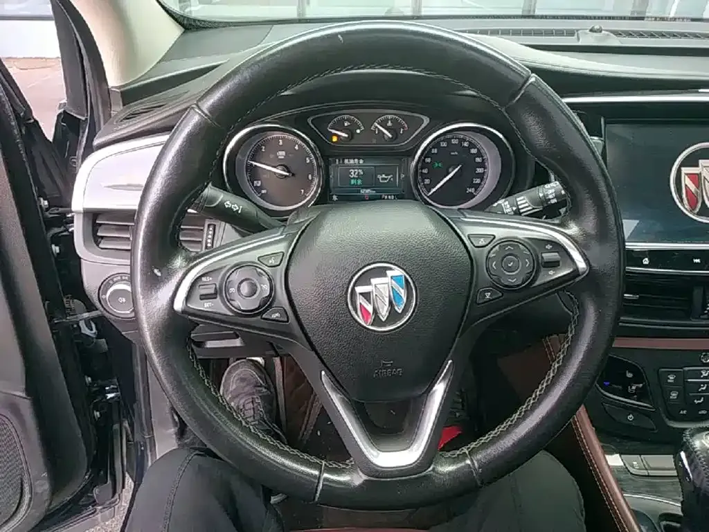 Buick Envision Plus — фото 2