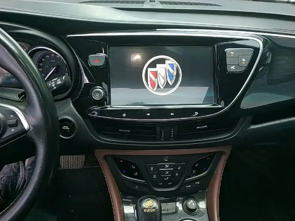 Buick Envision Plus — фото 6