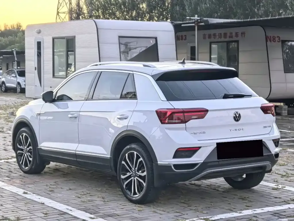 Volkswagen T-Roc — фото 5
