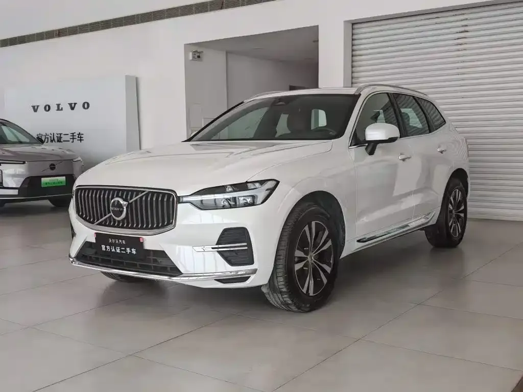 Volvo XC60 — фото 1