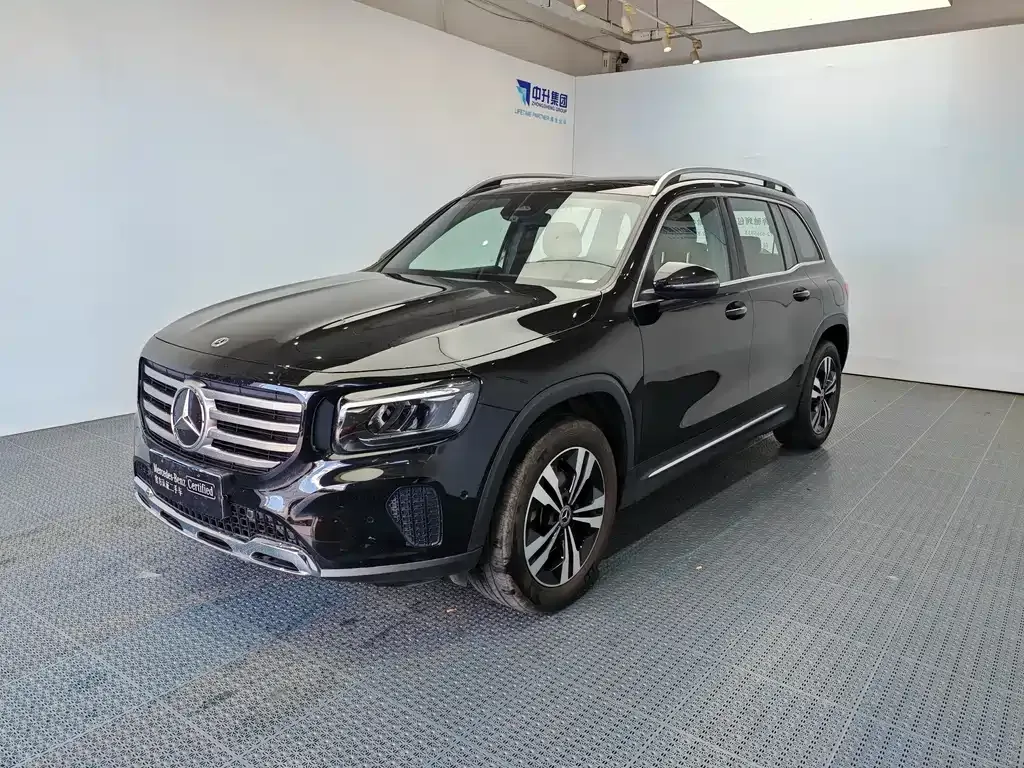 Mercedes-Benz GLB — фото 1