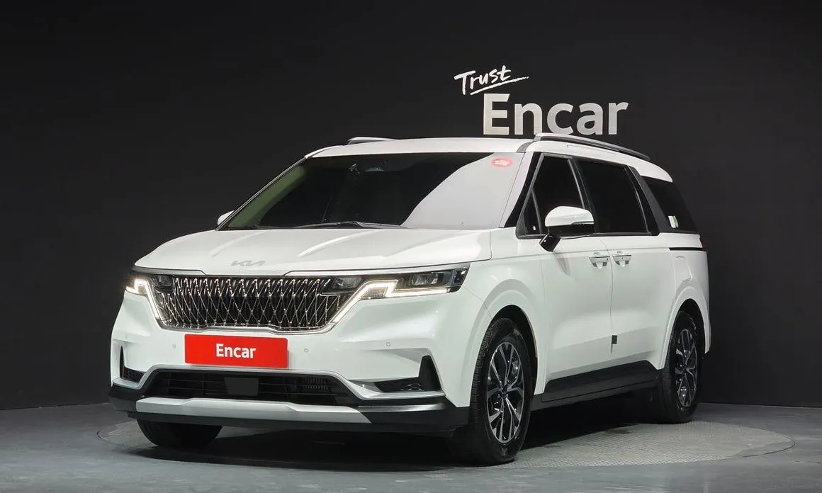 Kia Carnival — фото 1