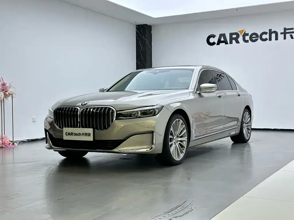 BMW 7 Series — фото 1