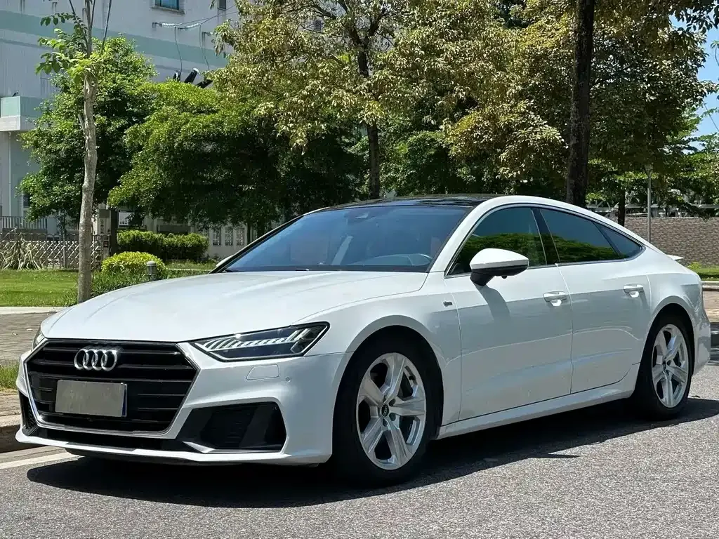 Audi A7 — фото 1