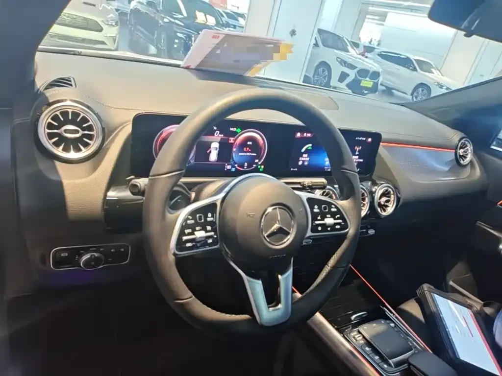 Mercedes-Benz GLA — фото 10
