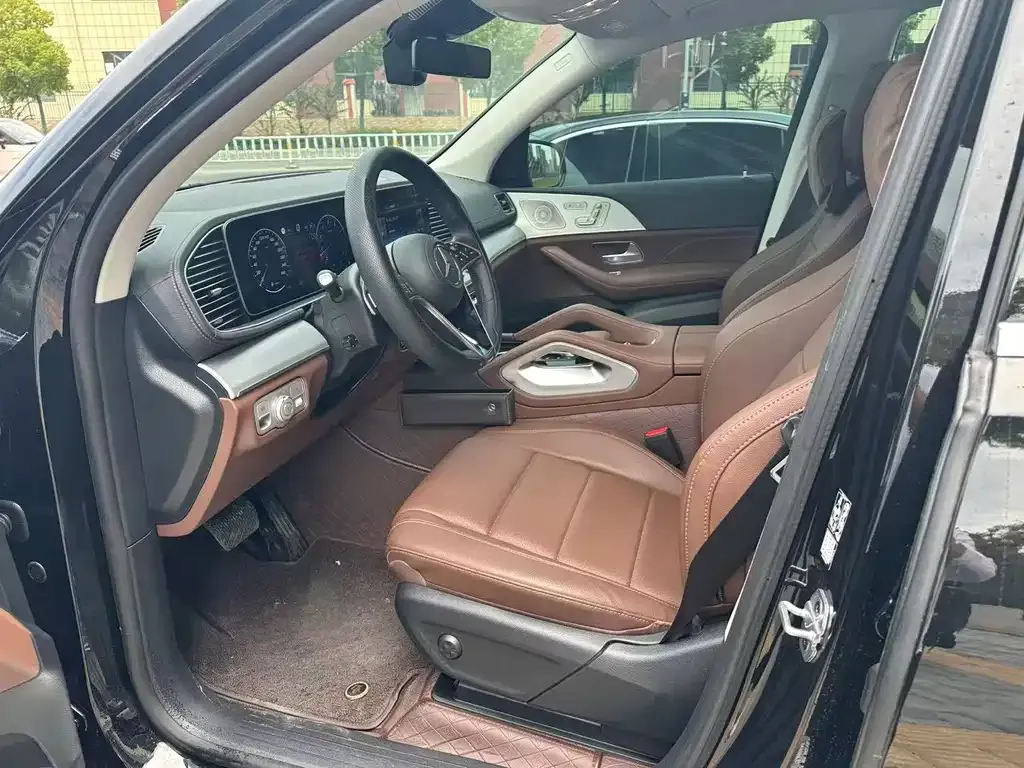 Mercedes-Benz GLS — фото 4