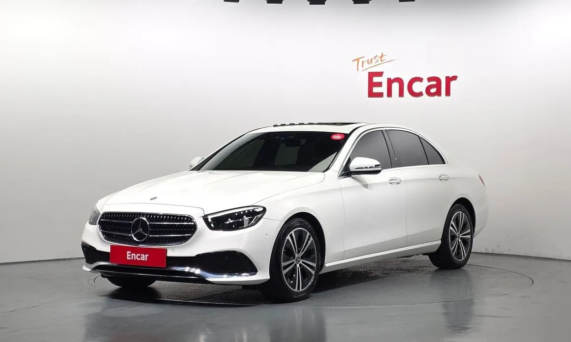Mercedes-Benz E-Class — фото 1