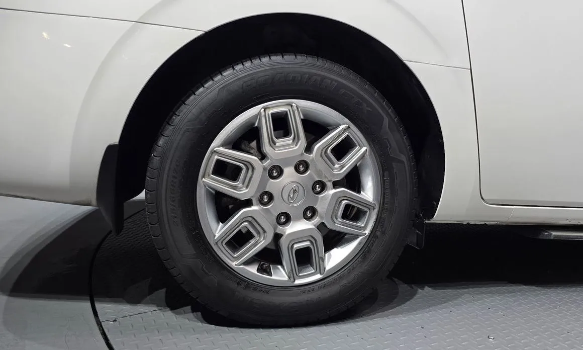 Hyundai Staria — фото 2