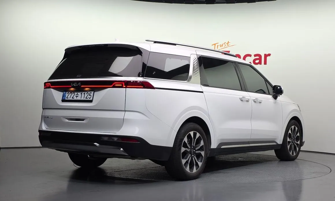 Kia Carnival — фото 4