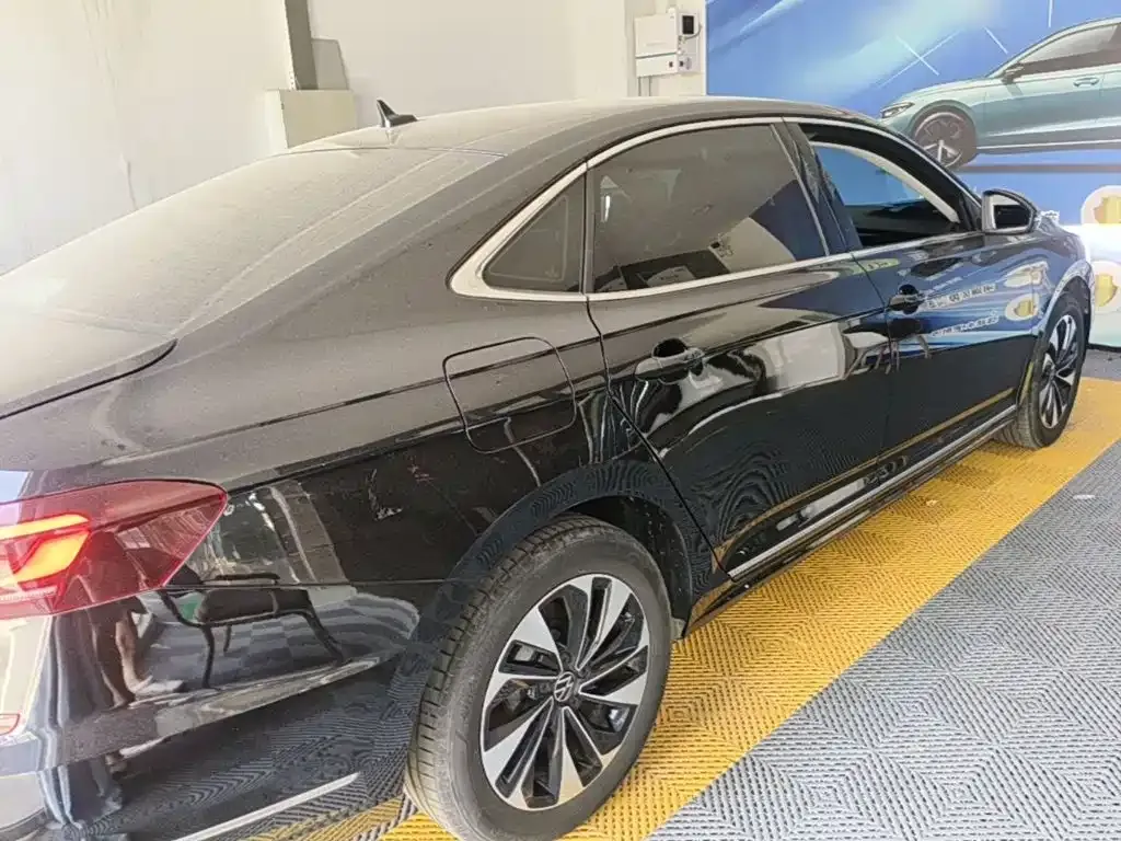 Volkswagen Passat — фото 10