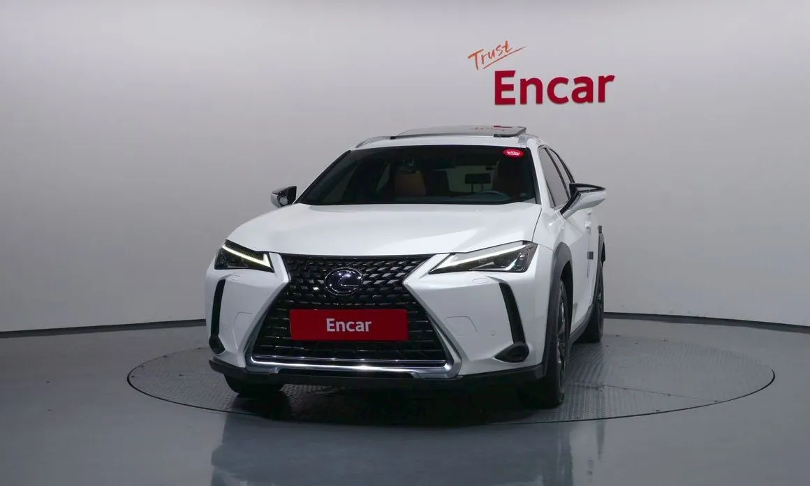 Lexus UX — фото 2