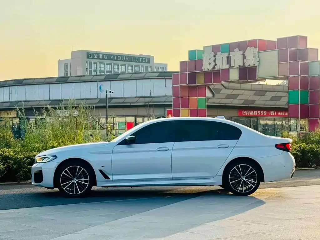 BMW 5 Series — фото 5