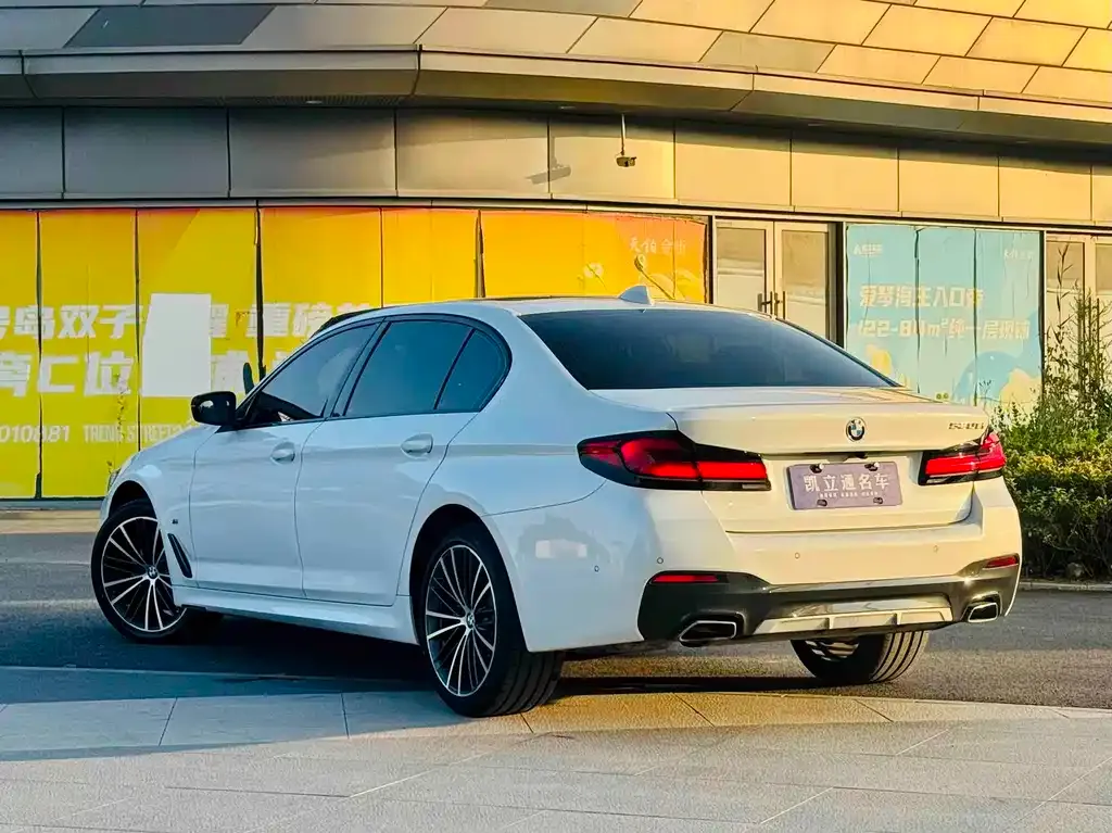 BMW 5 Series — фото 10