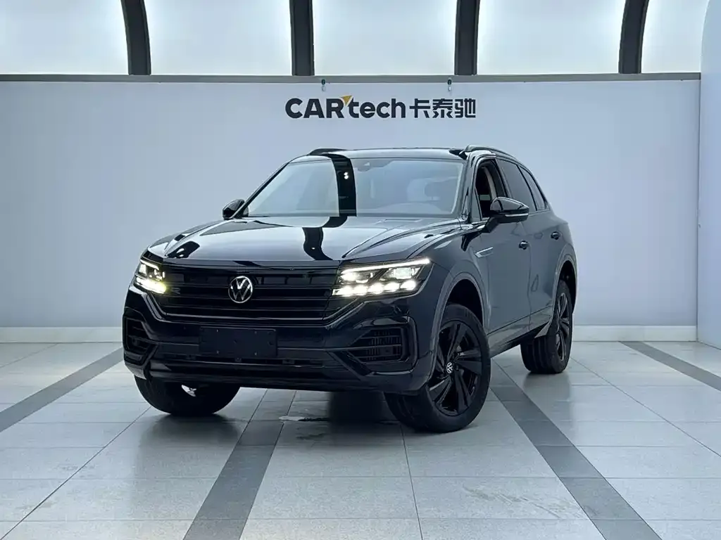Volkswagen Touareg — фото 1