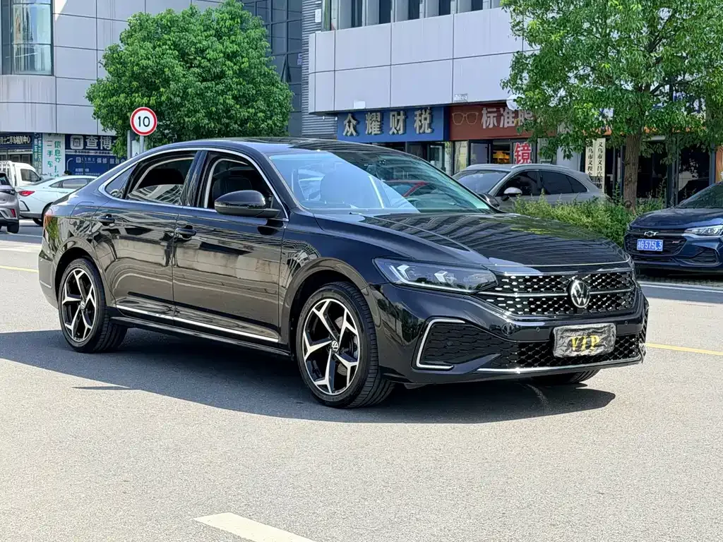 Volkswagen Passat — фото 3