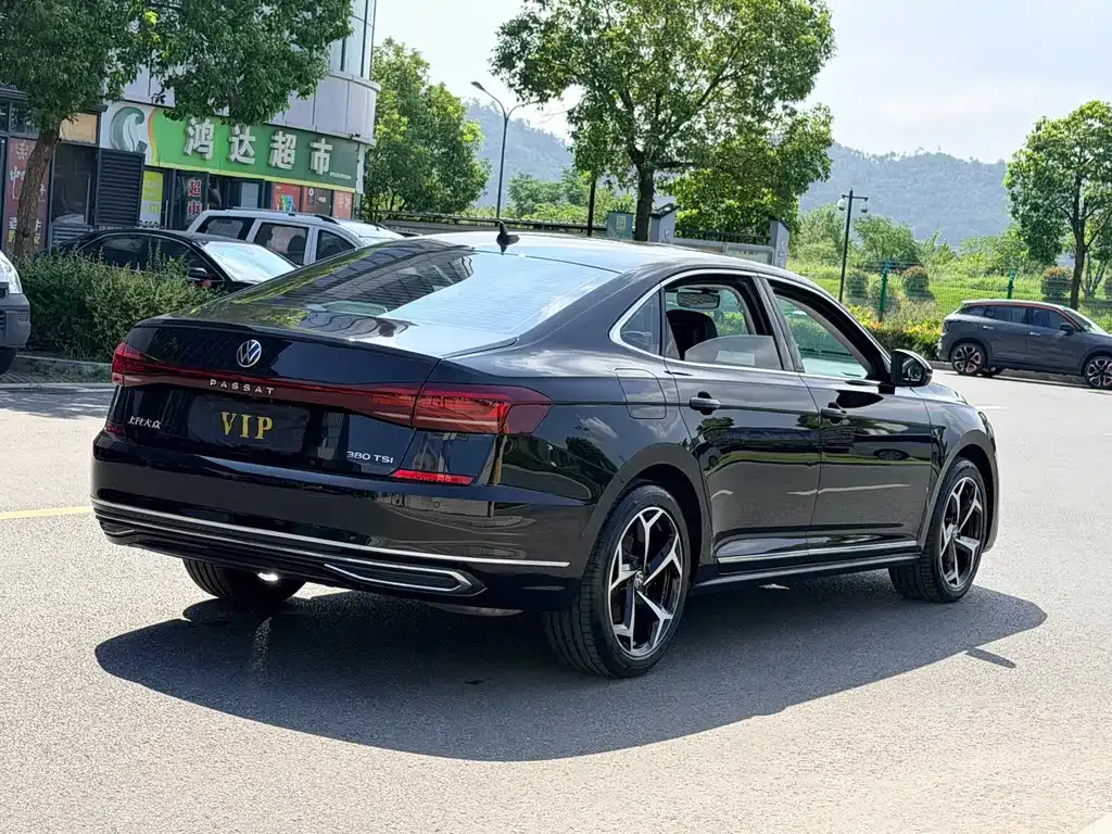 Volkswagen Passat — фото 9