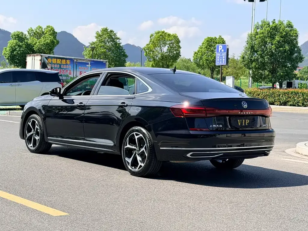 Volkswagen Passat — фото 4
