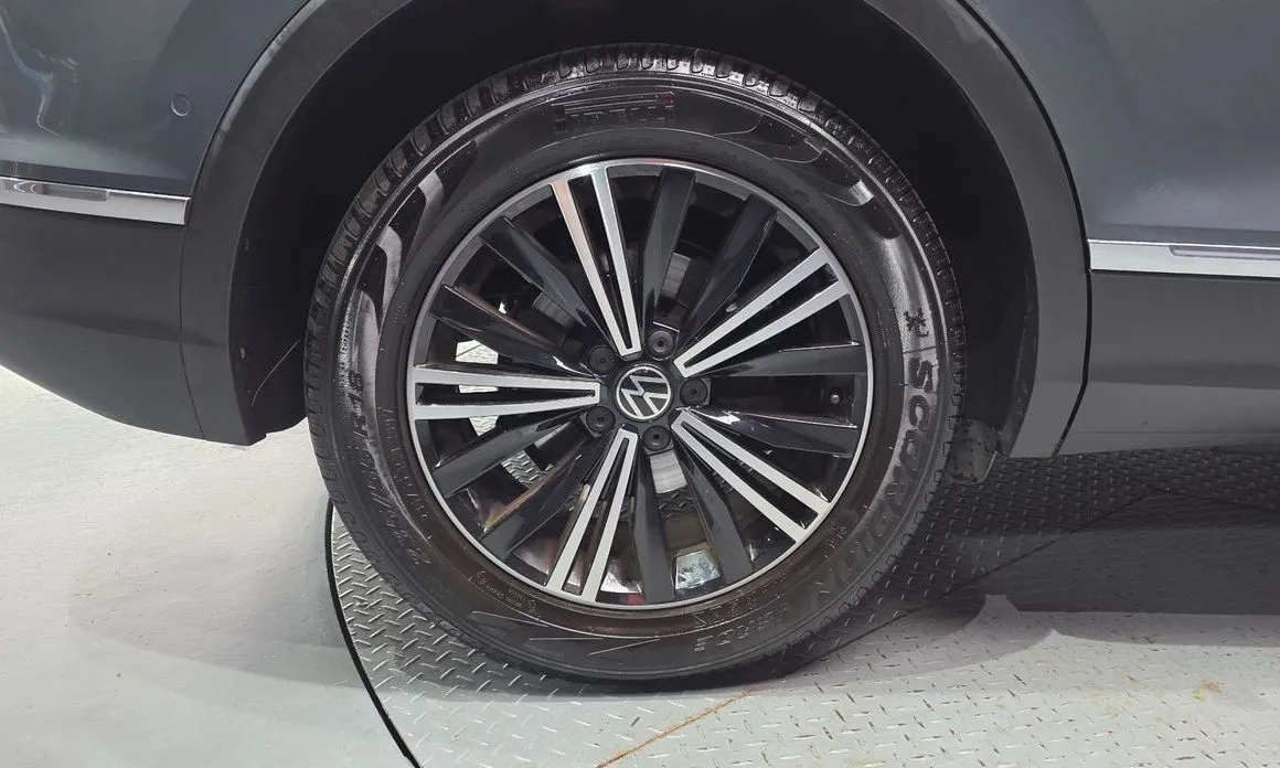 Volkswagen Tiguan — фото 8