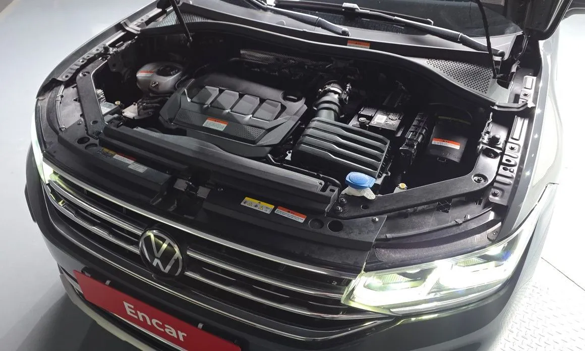 Volkswagen Tiguan — фото 9