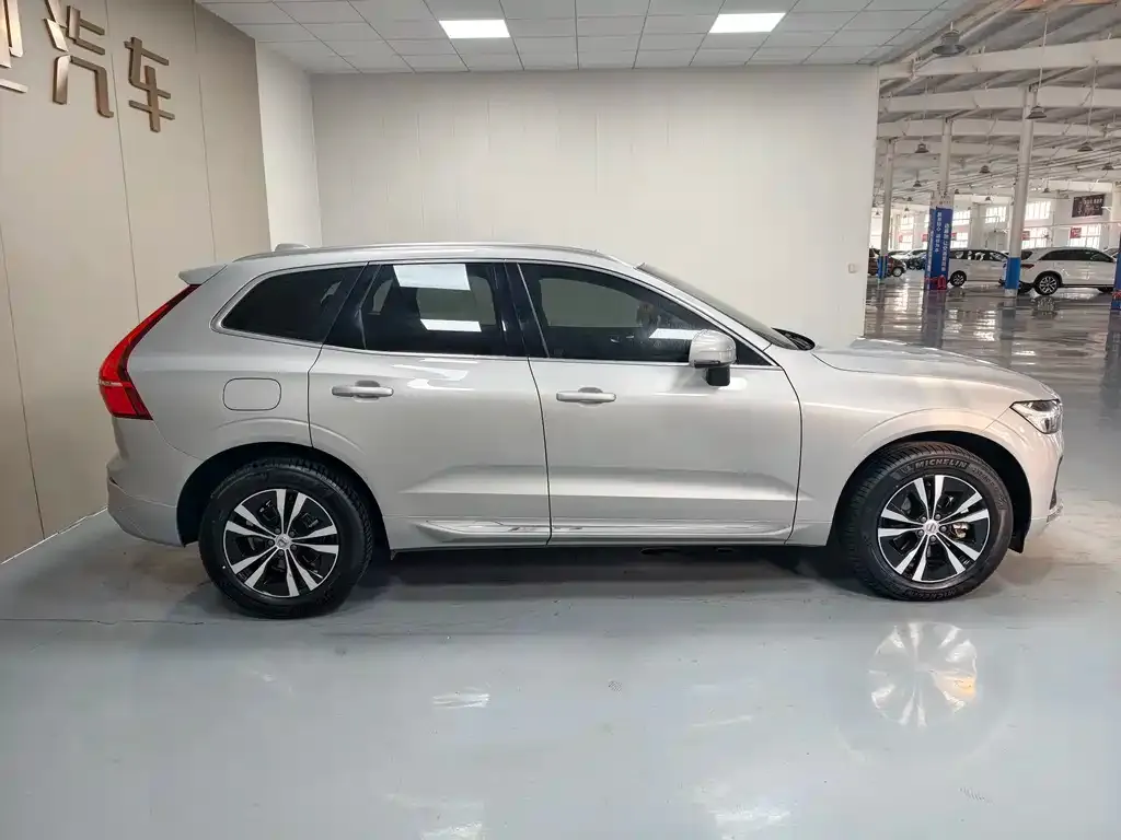 Volvo XC60 — фото 6
