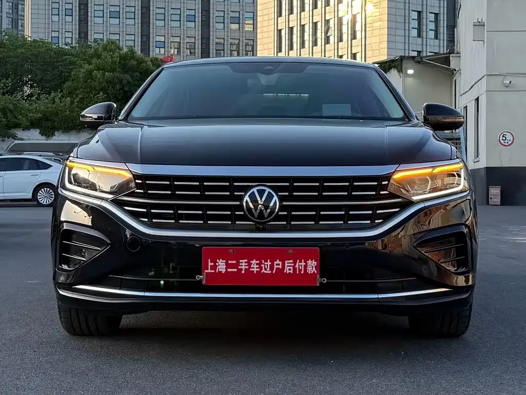 Volkswagen Passat — фото 1