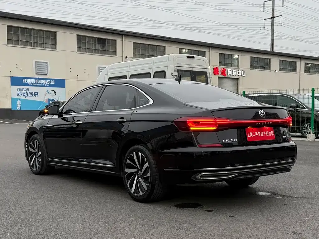 Volkswagen Passat — фото 10