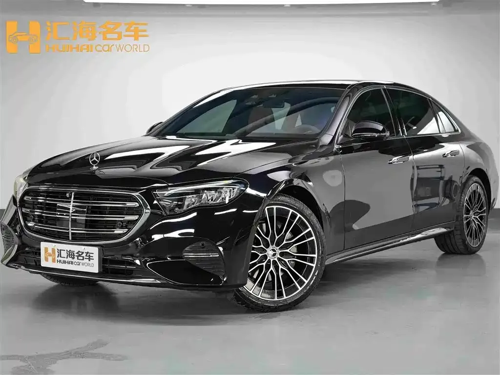 Mercedes-Benz E-Class — фото 1