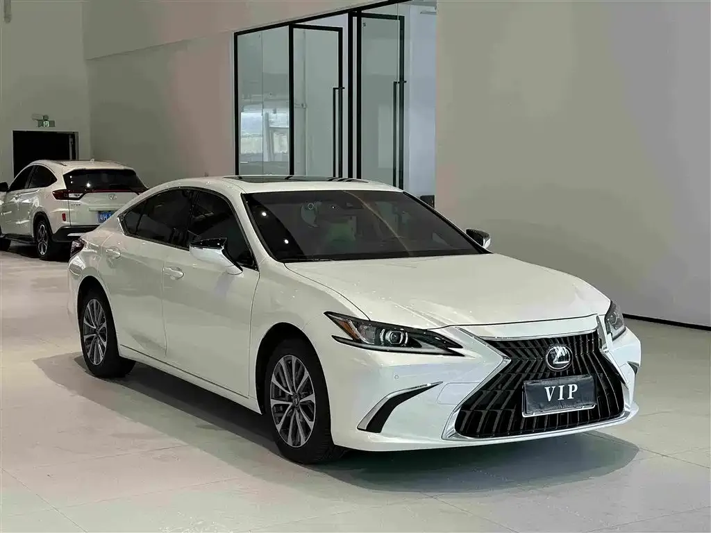 Lexus ES — фото 5