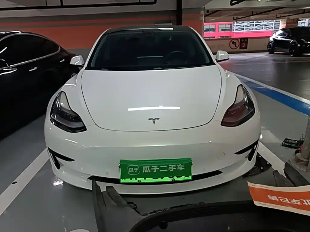 Tesla Model 3 — фото 8
