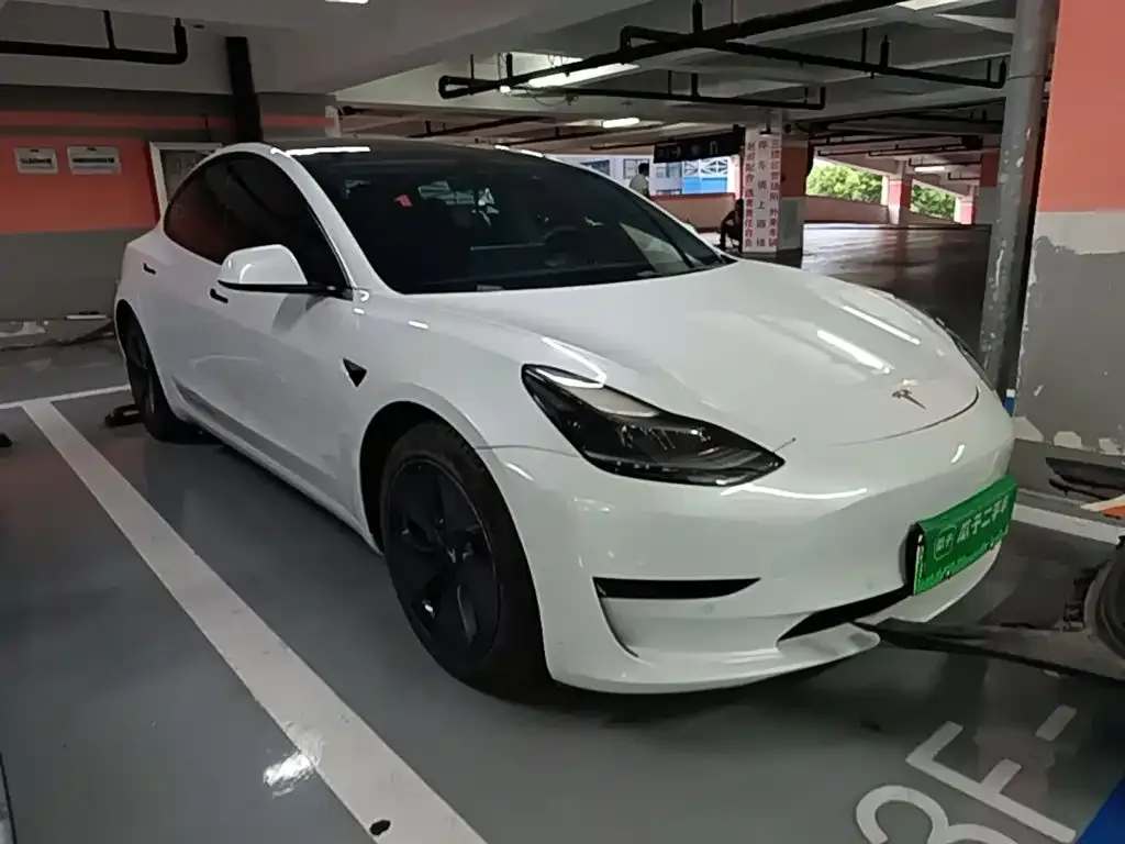 Tesla Model 3 — фото 4