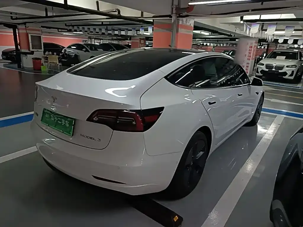 Tesla Model 3 — фото 6