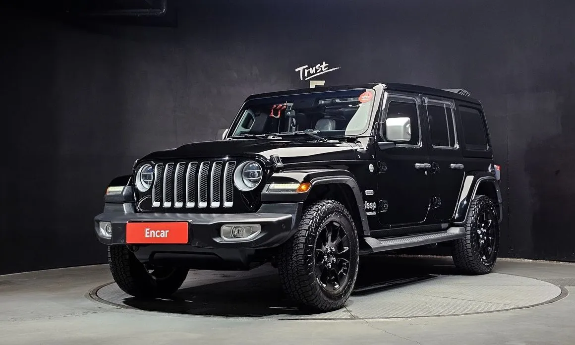 Jeep Wrangler — фото 1