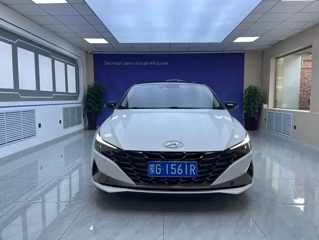 Hyundai Elantra — фото 10