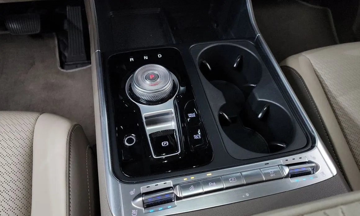 Kia Carnival — фото 10