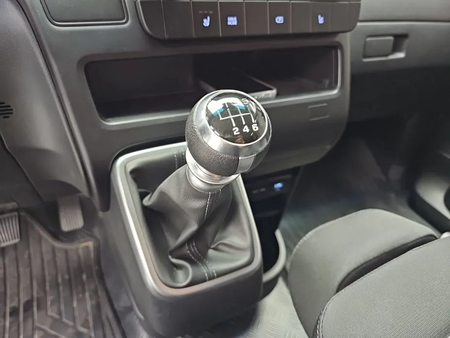 Hyundai Staria — фото 2