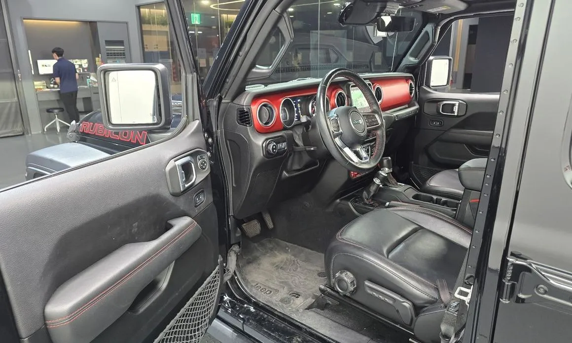Jeep Wrangler — фото 8