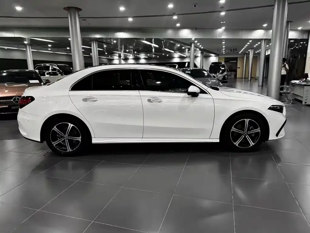 Mercedes-Benz A-Class — фото 7