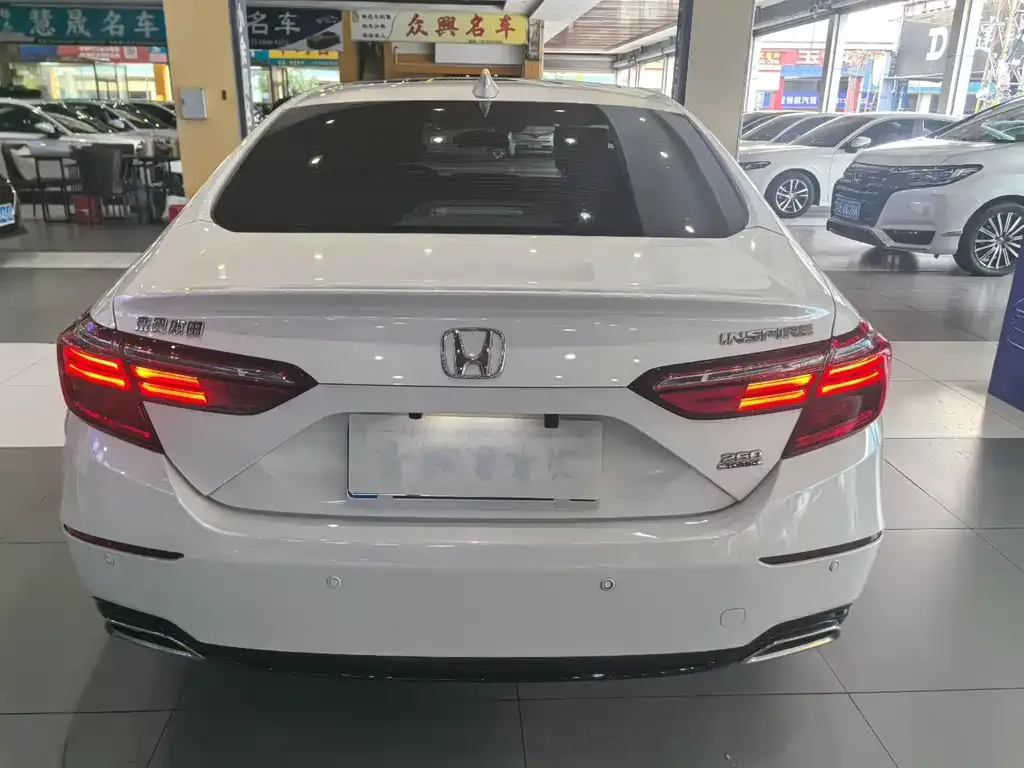 Honda Inspire — фото 7