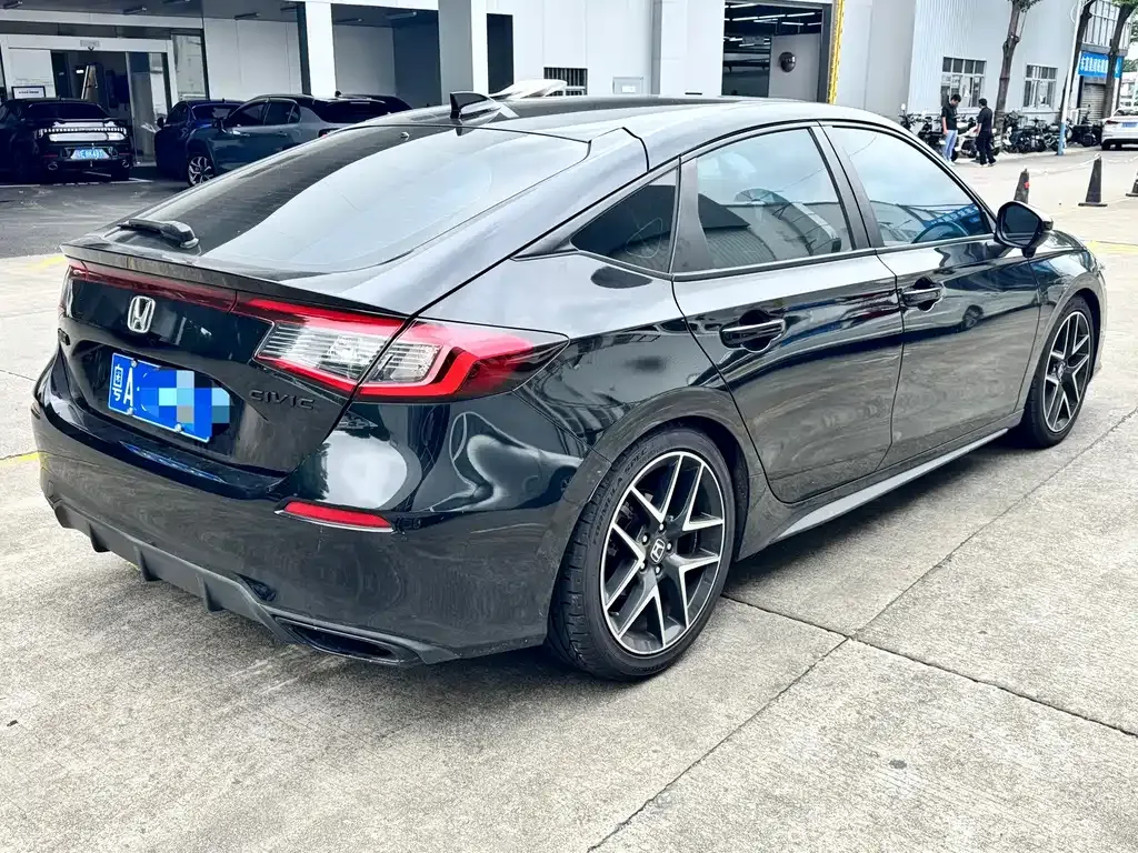 Honda Civic — фото 10