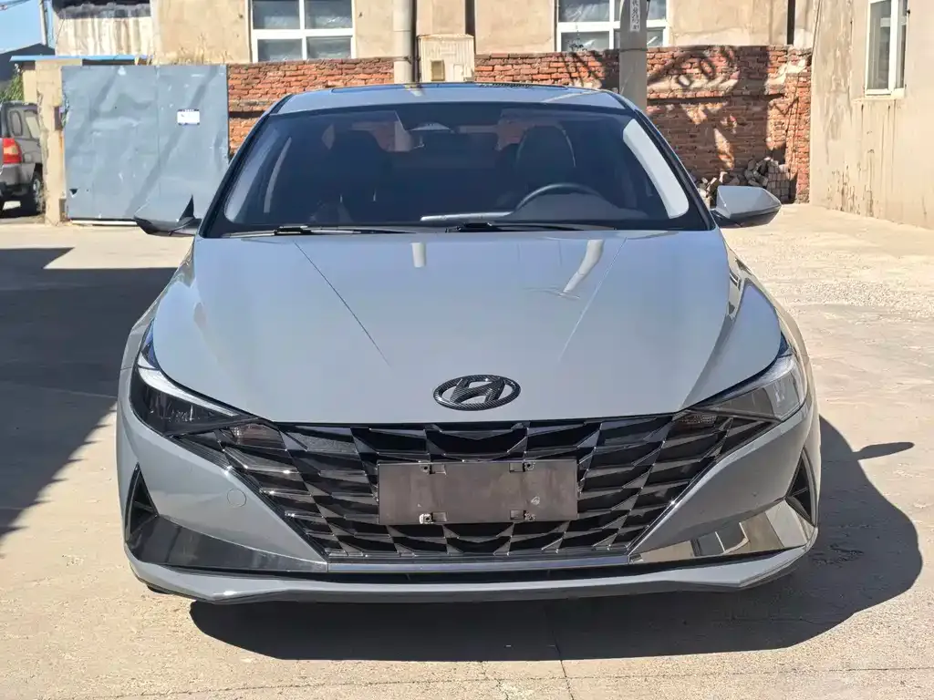 Hyundai Elantra — фото 7