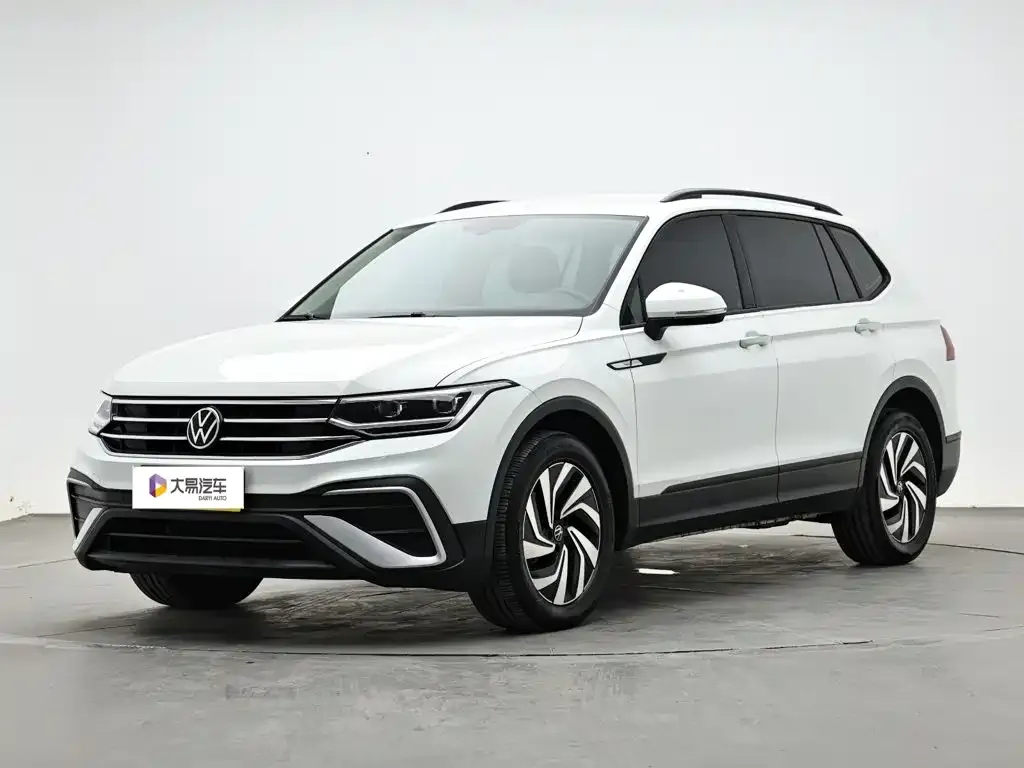 Volkswagen Tiguan L — фото 1