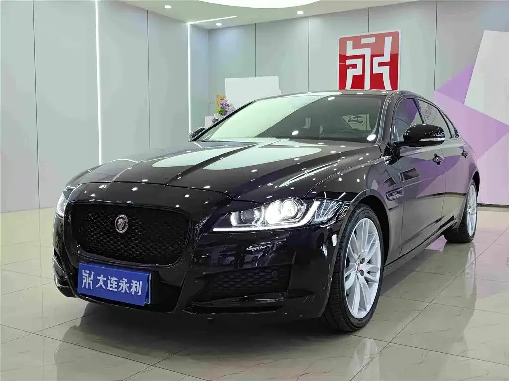 Jaguar XFL — фото 1