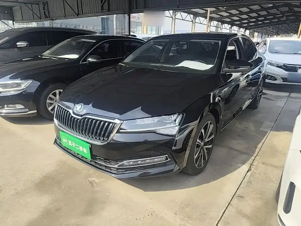Skoda Superb — фото 1