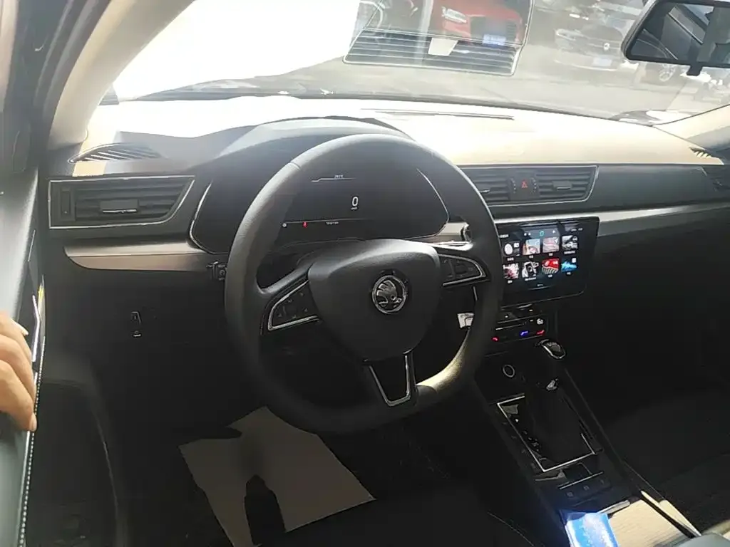 Skoda Superb — фото 3