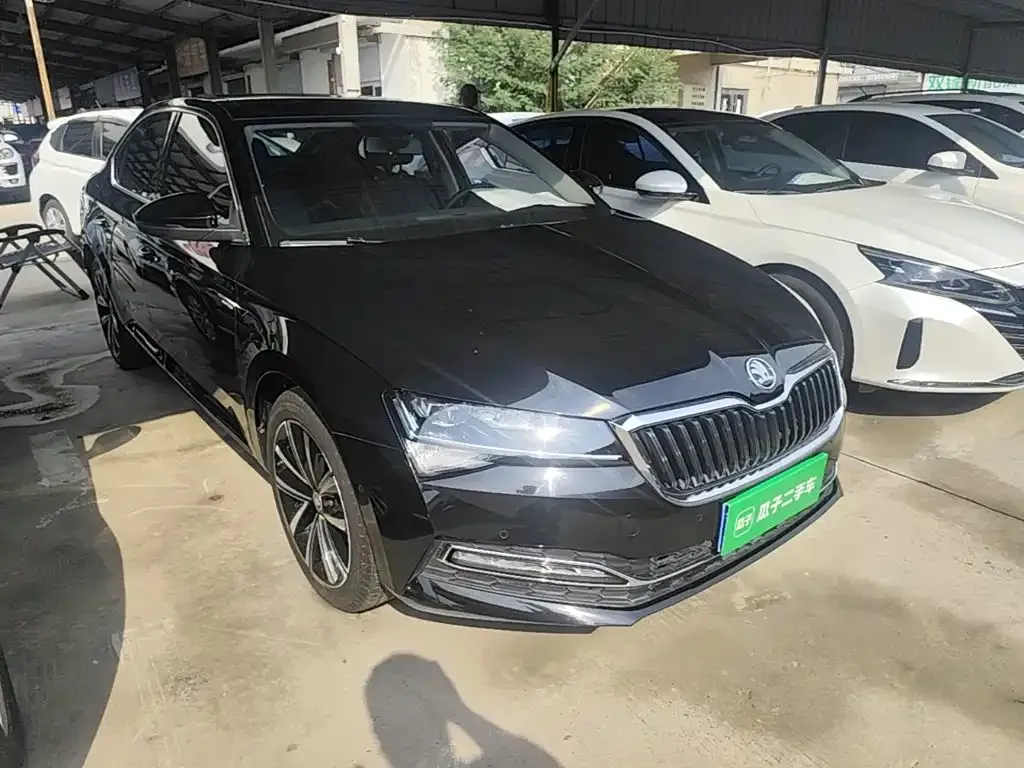 Skoda Superb — фото 10