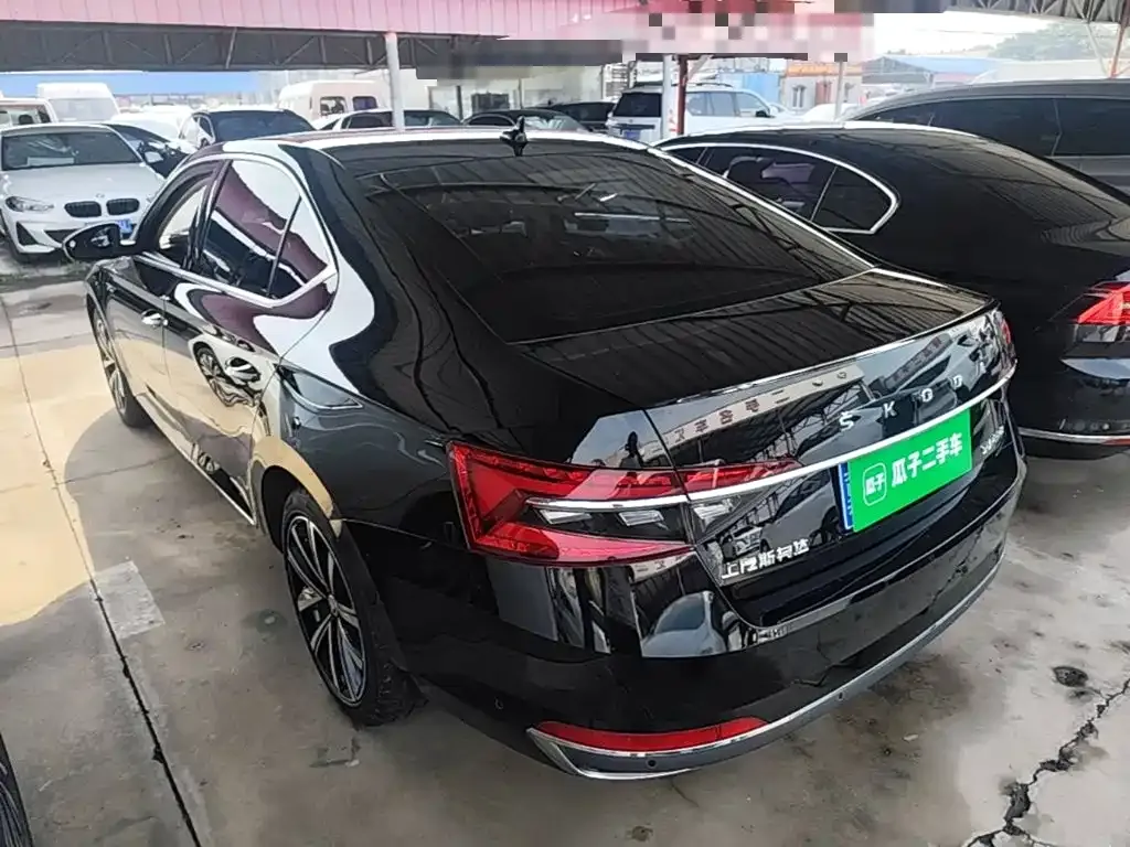 Skoda Superb — фото 8